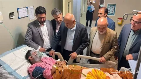 وزیر کار از کارگران مصدوم پالایشگاه آبادان عیادت کرد