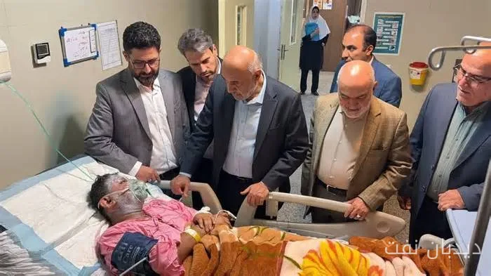 وزیر کار از کارگران مصدوم پالایشگاه آبادان عیادت کرد