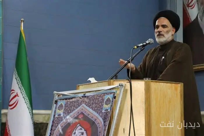 امام جمعه سلماس: تنگه هرمز، قلب استراتژیک ایران است