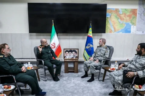 دیدار جنجالی سرلشکر وحیدی با فرماندهان ارتش و سپاه