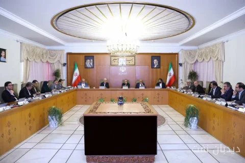 پزشکیان: نصب پنل‌های خورشیدی سقفی در اولویت دولت قرار گرفت