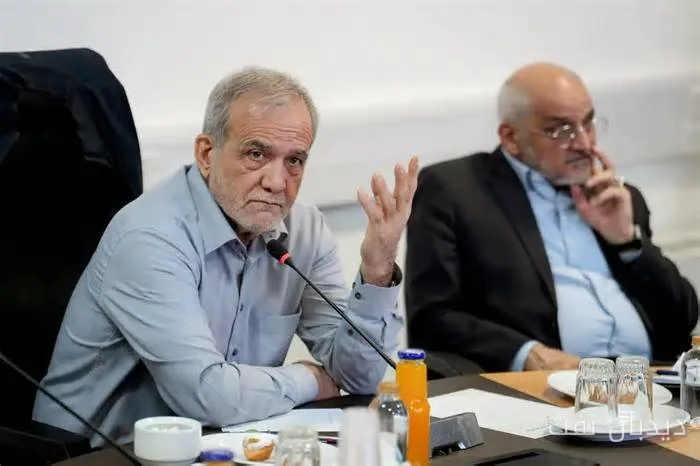 پزشکیان: برخورد با افراد متخلف در قاچاق سوخت ضروری است