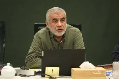 نایب رئیس مجلس: قیمت سوخت در آمریکا تعیین‌کننده وضعیت تنگه هرمز است
