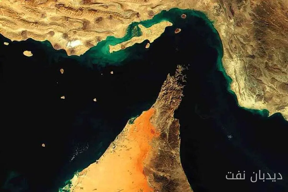 انفجار در تنگه هرمز؛ یک نفتکش غول‌پیکر هدف حمله قرار گرفت